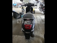 Scooter piaggio vespa s50 4v (2014-12.319 km)(vin:zapc3860000009394 ) - afbeelding 7 van  13
