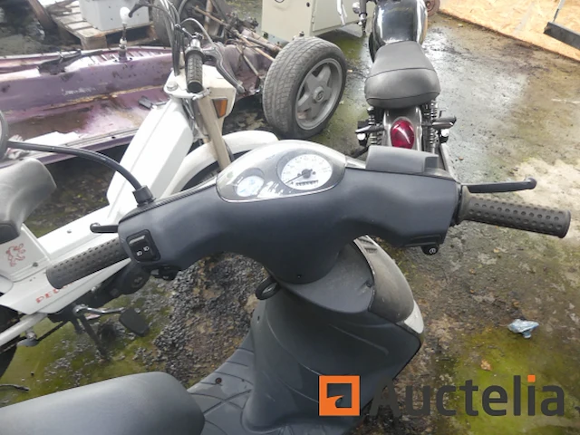 Scooter piaggio zip - afbeelding 1 van  8