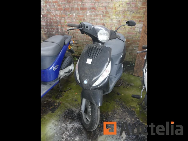 Scooter piaggio zip - afbeelding 6 van  8