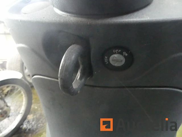 Scooter piaggio zip - afbeelding 8 van  8