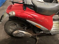 Scooter piaggio - afbeelding 6 van  6