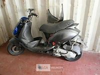 Scooter piaggio - afbeelding 2 van  4
