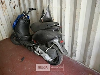 Scooter piaggio - afbeelding 3 van  4