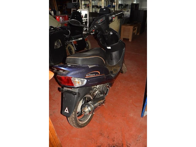 Scooter razzo met sleuel strike 50cc ld5tcbpa0eeoo00433 - afbeelding 8 van  17