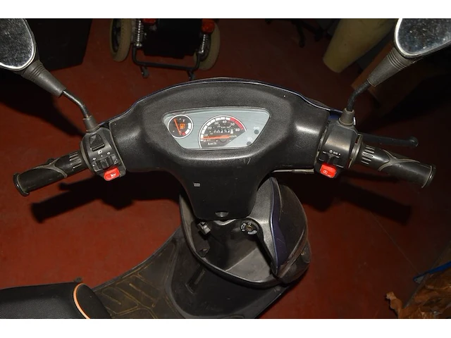 Scooter razzo met sleuel strike 50cc ld5tcbpa0eeoo00433 - afbeelding 9 van  17