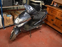 Scooter razzo met sleuel strike 50cc ld5tcbpa0eeoo00433 - afbeelding 1 van  17