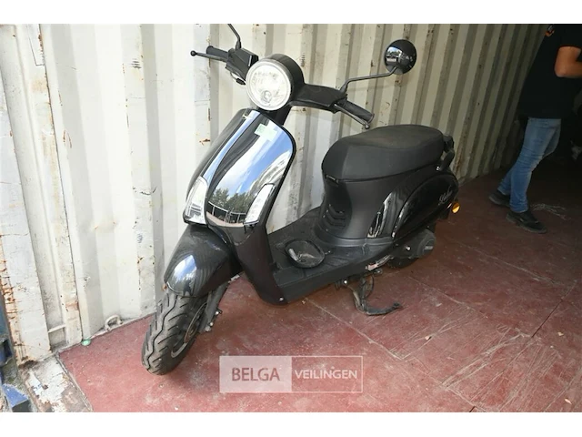 Scooter razzo - afbeelding 1 van  8