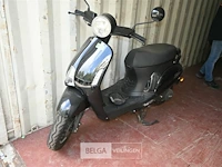 Scooter razzo - afbeelding 1 van  8