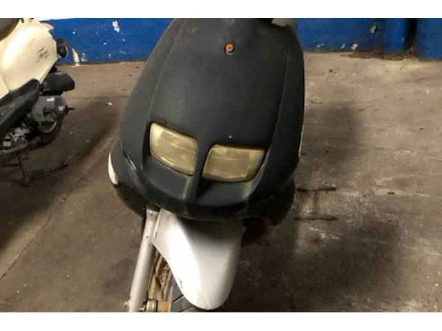 Scooter sym - afbeelding 2 van  6
