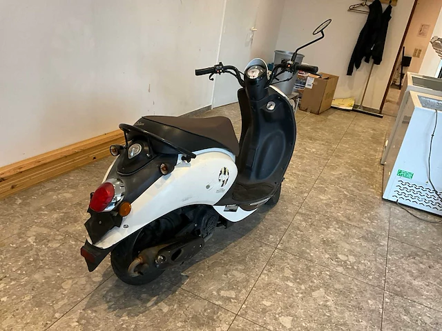 Scooter sym - afbeelding 17 van  20