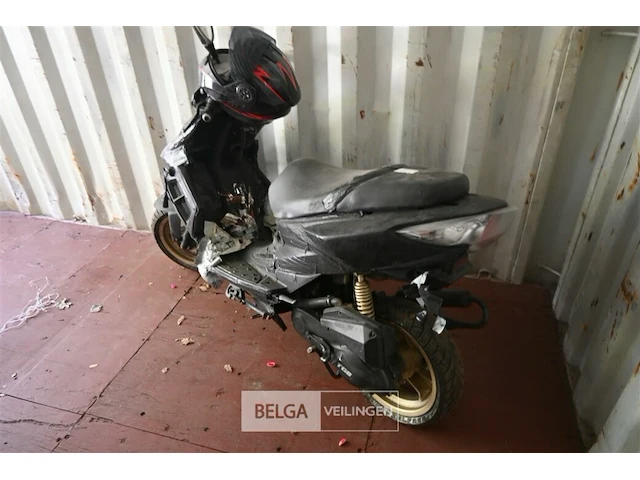 Scooter tgb - afbeelding 4 van  7