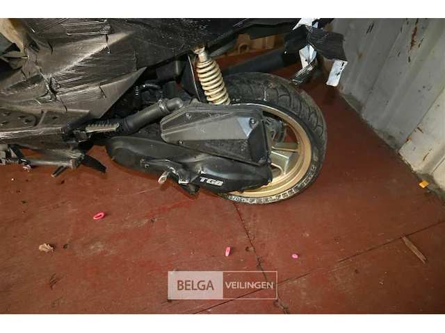 Scooter tgb - afbeelding 5 van  7