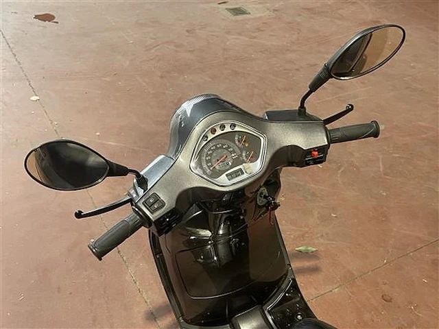 Scooter toscana dynamic gts - afbeelding 7 van  11