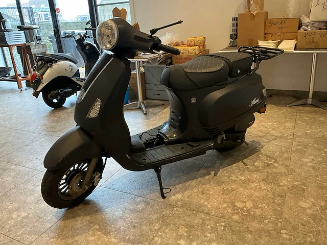 Scooter venesi - afbeelding 14 van  20
