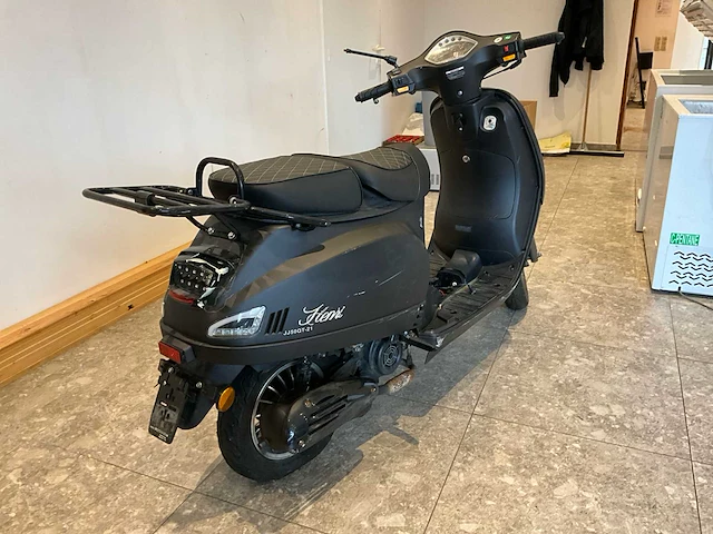Scooter venesi - afbeelding 17 van  20