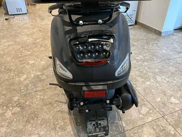 Scooter venesi - afbeelding 20 van  20