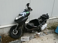 Scooter wrak - afbeelding 1 van  5