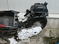 Scooter wrak - afbeelding 3 van  5