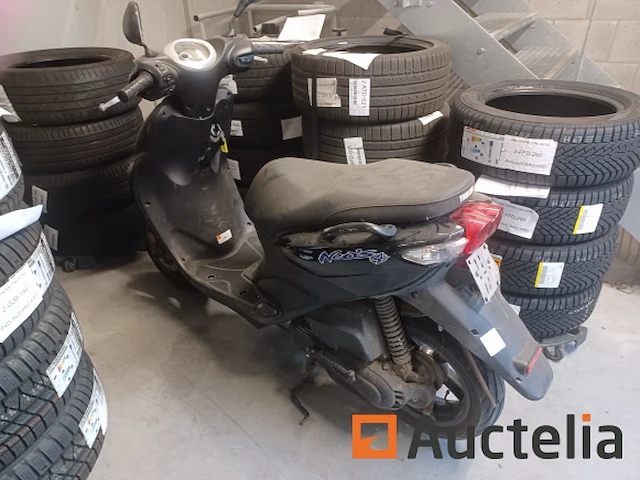 Scooter yamaha yn50f (2016-vin:vgsa465000009806) - afbeelding 1 van  8