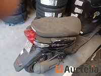 Scooter yamaha yn50f (2016-vin:vgsa465000009806) - afbeelding 2 van  8
