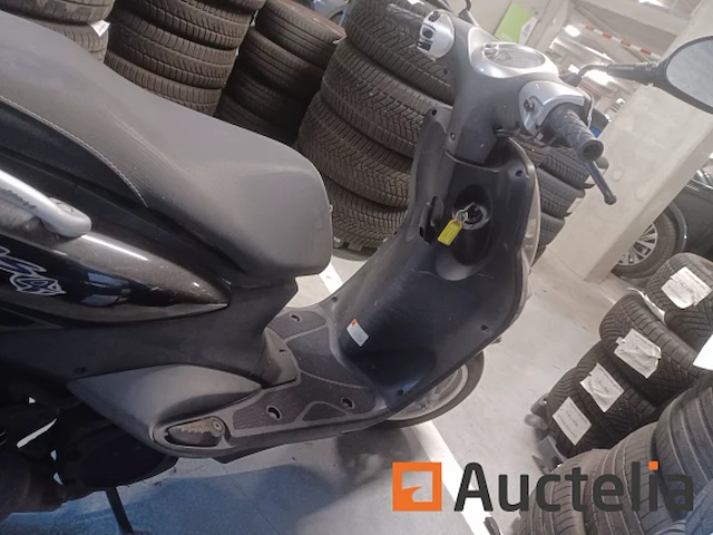 Scooter yamaha yn50f (2016-vin:vtlsa401000004126) - afbeelding 1 van  9