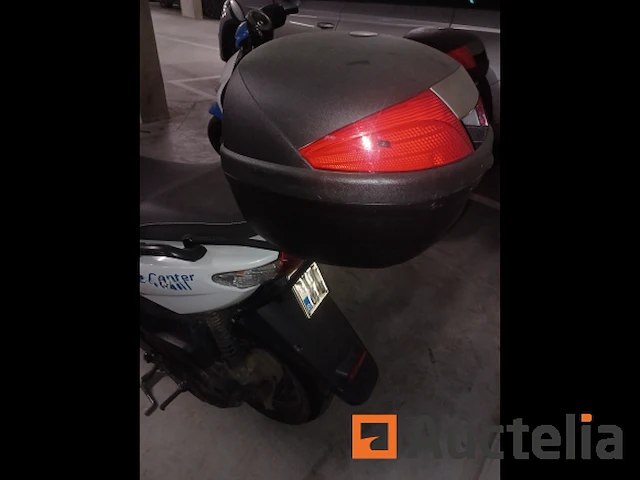 Scooter yamaha yn50f (2017-vin:vgsa465000008642) - afbeelding 1 van  9