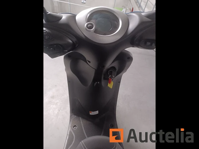 Scooter yamaha yn50f (2017-vin:vgsa465000008642) - afbeelding 4 van  9
