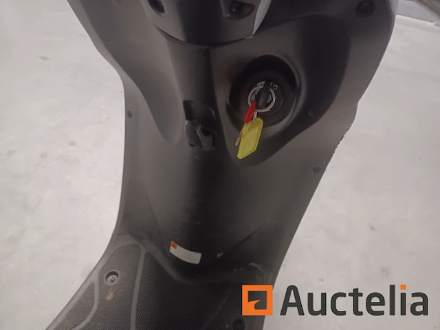 Scooter yamaha yn50f (2017-vin:vgsa465000008661) - afbeelding 9 van  10