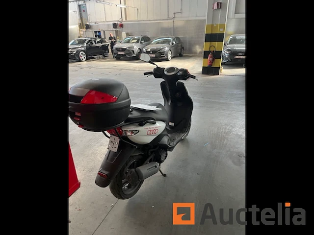 Scooter yamaha - afbeelding 4 van  6