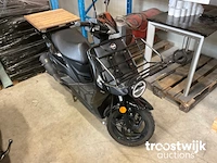 Scooter - afbeelding 2 van  5