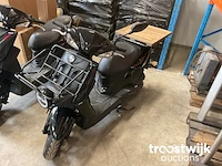 Scooter - afbeelding 3 van  5