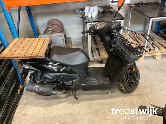 Scooter - afbeelding 4 van  5