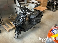 Scooter - afbeelding 1 van  9