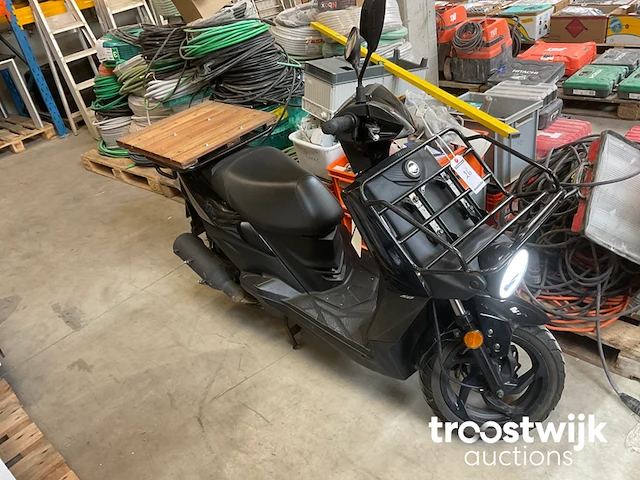 Scooter - afbeelding 3 van  9