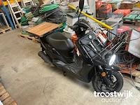 Scooter - afbeelding 3 van  9