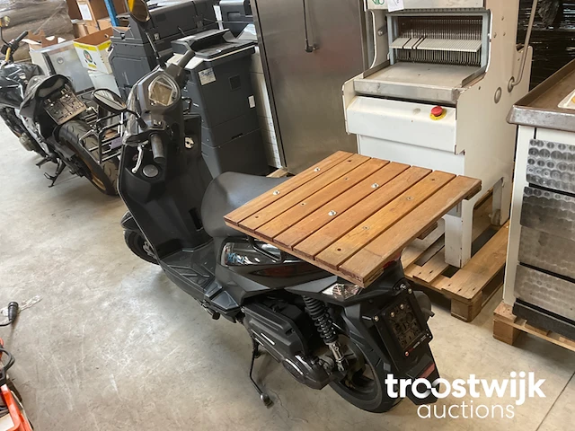 Scooter - afbeelding 5 van  9