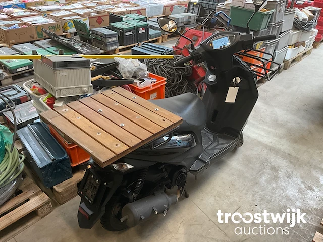 Scooter - afbeelding 7 van  9