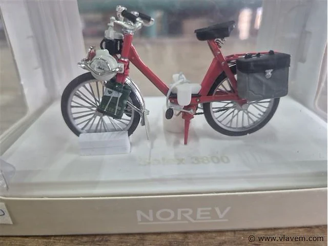 Scooter - afbeelding 2 van  2