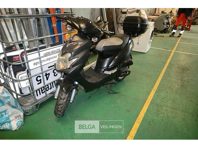 Scooter - afbeelding 1 van  8