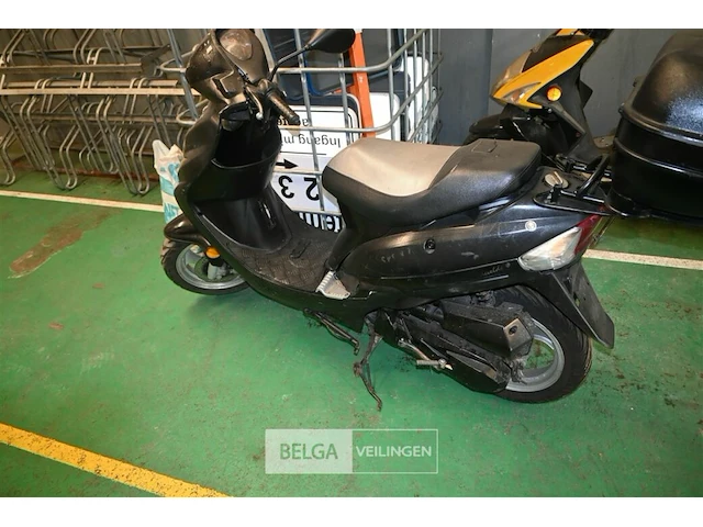 Scooter - afbeelding 2 van  8