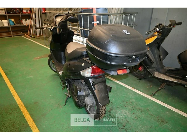 Scooter - afbeelding 3 van  8