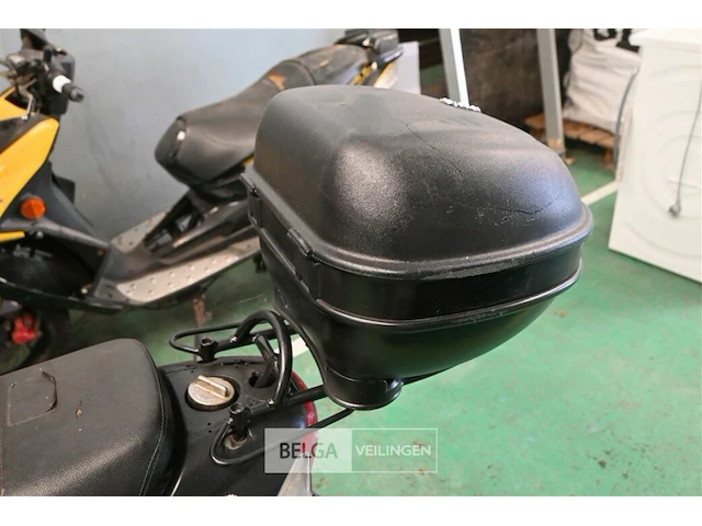 Scooter - afbeelding 7 van  8