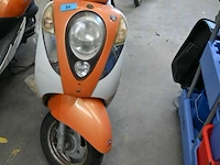 Scooter - afbeelding 1 van  4