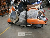 Scooter - afbeelding 2 van  4