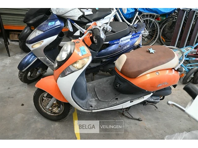 Scooter - afbeelding 1 van  5