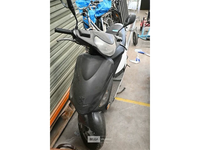 Scooter - afbeelding 1 van  7