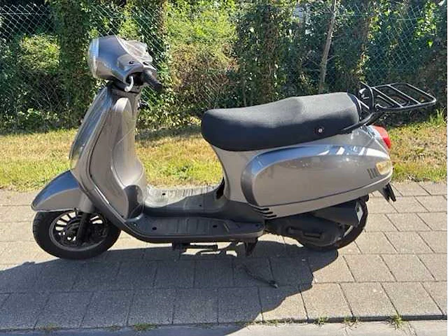 Scooter - afbeelding 2 van  6