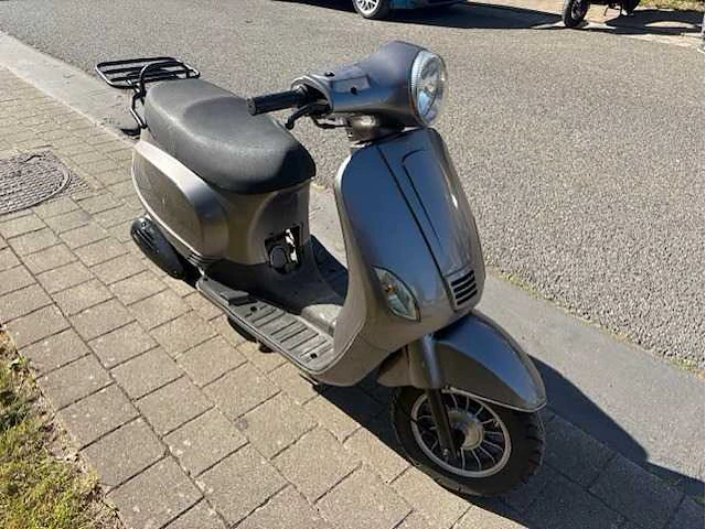 Scooter - afbeelding 4 van  6