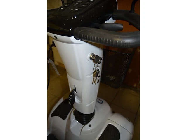 Scootmobiel vermeiren carpo4 - afbeelding 9 van  15