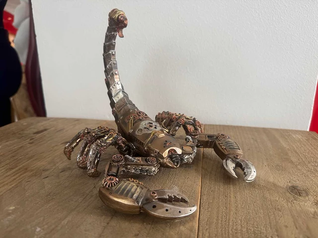 Scorpioen steampunk h17,5cm gold - afbeelding 1 van  3